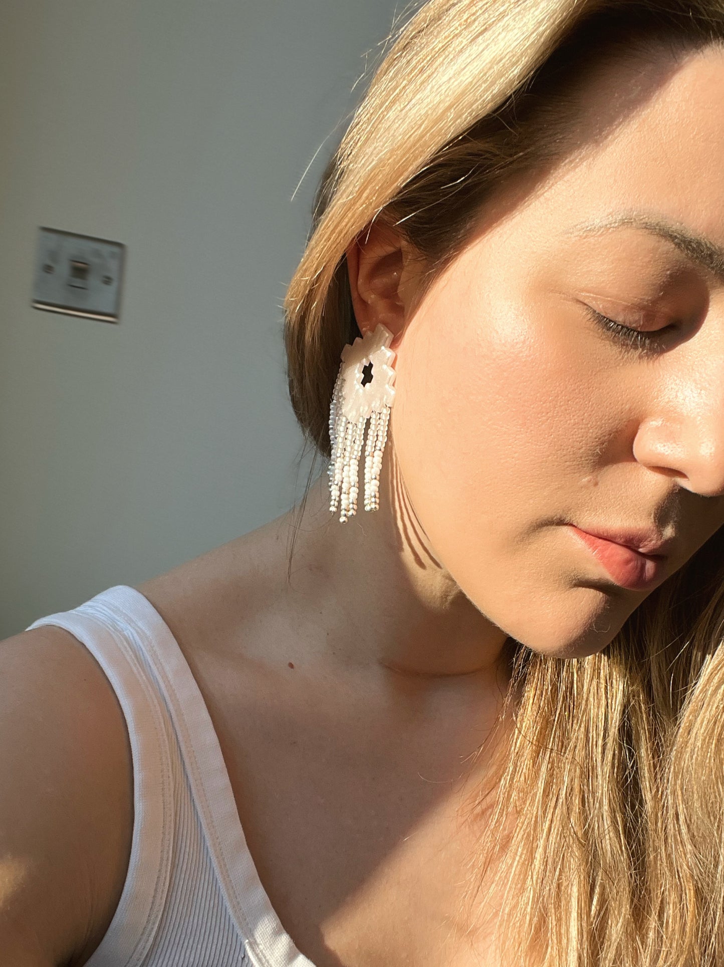 White pearl Geometric shape with beads