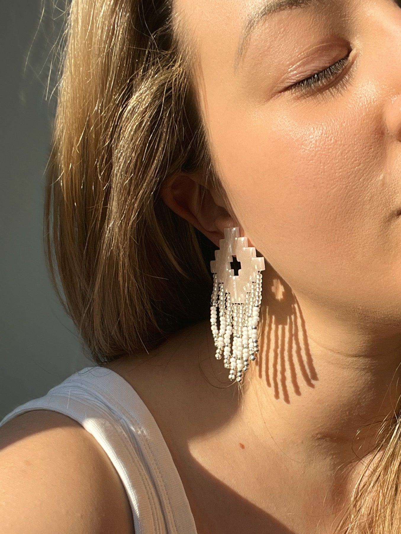 White pearl Geometric shape with beads