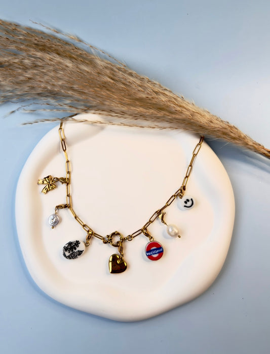 “London lovers” 7 charm necklace