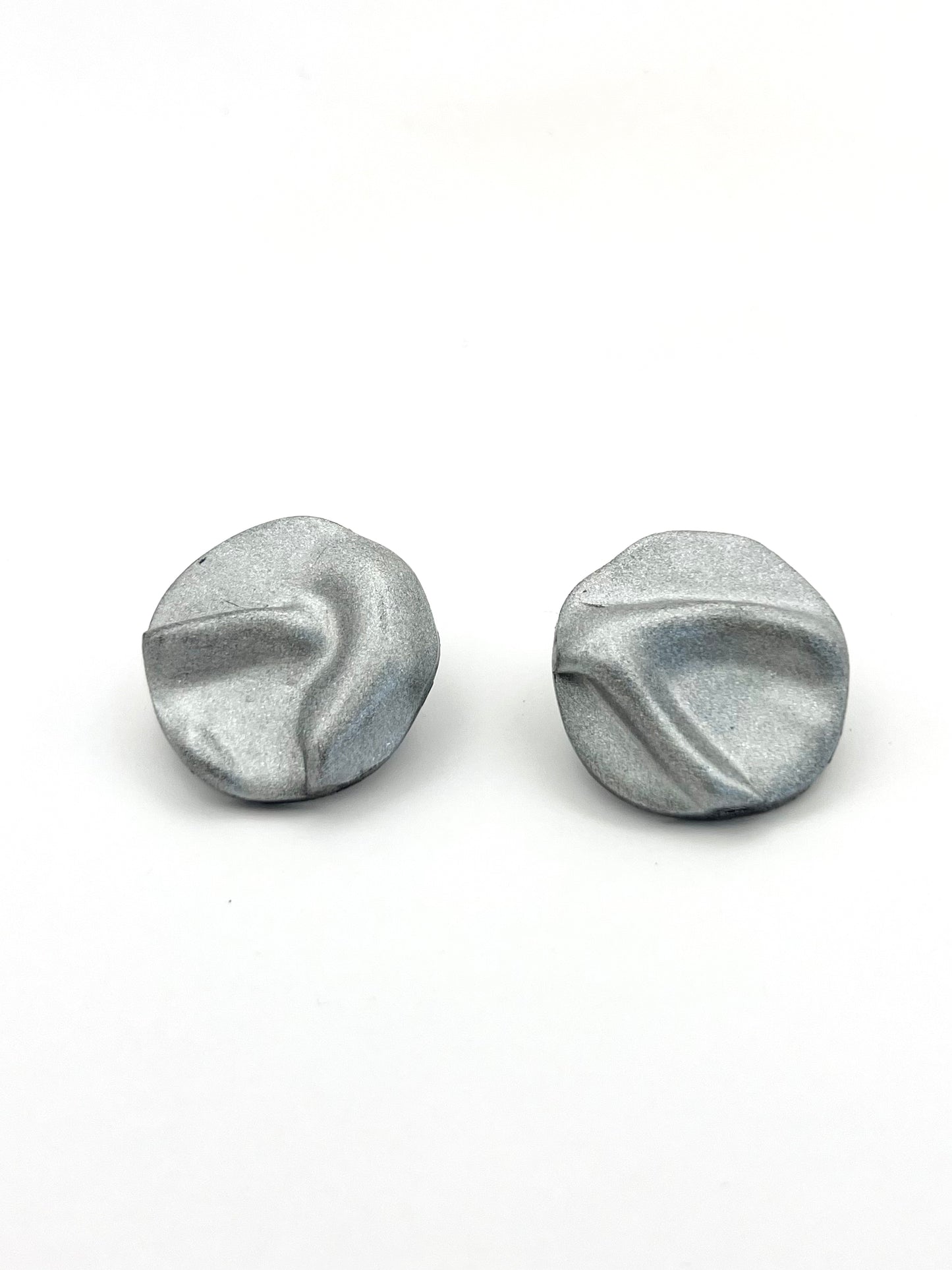 Circle irregular stud earrings