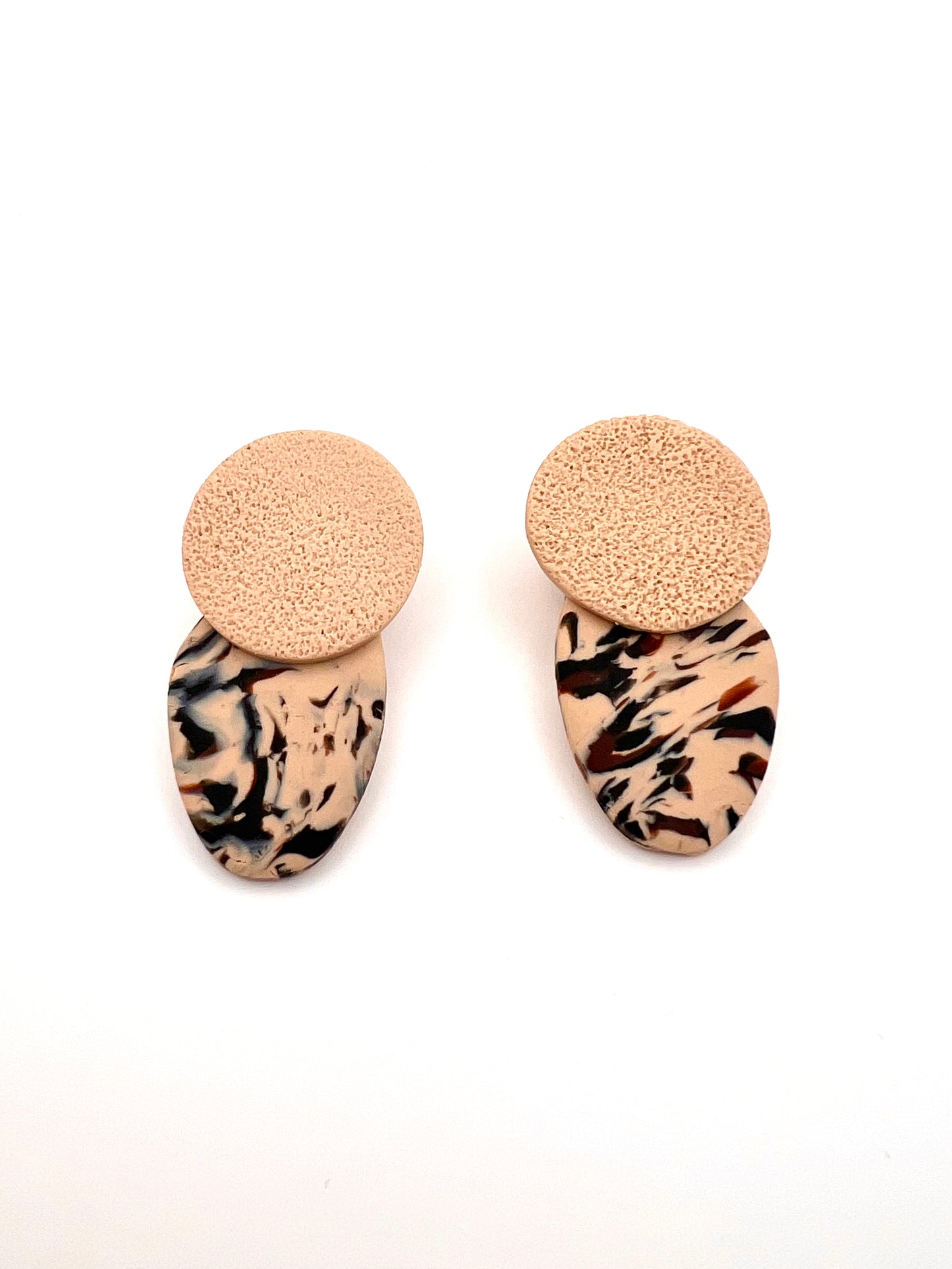 Large stud irregular earrings