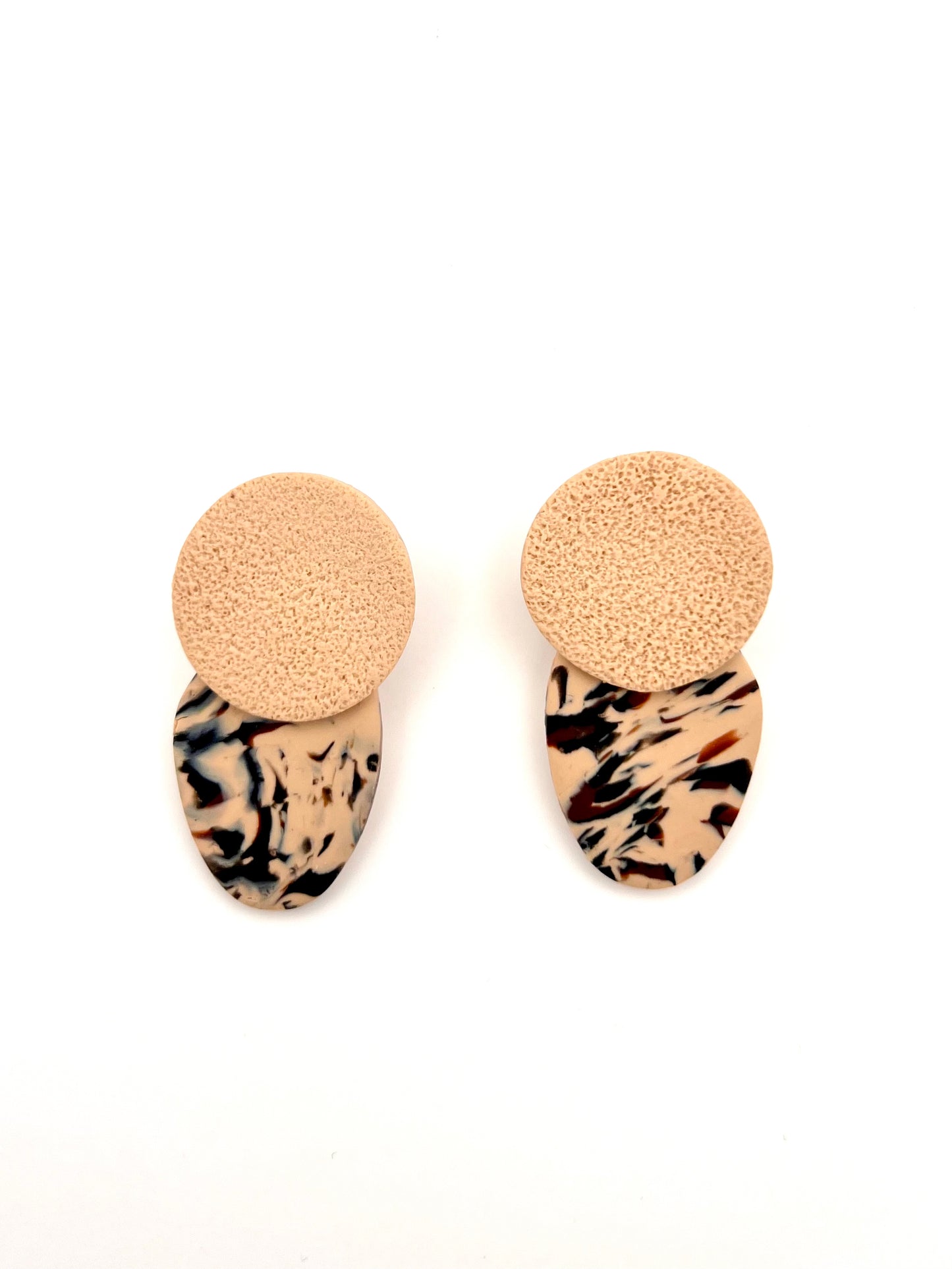 Large stud irregular earrings