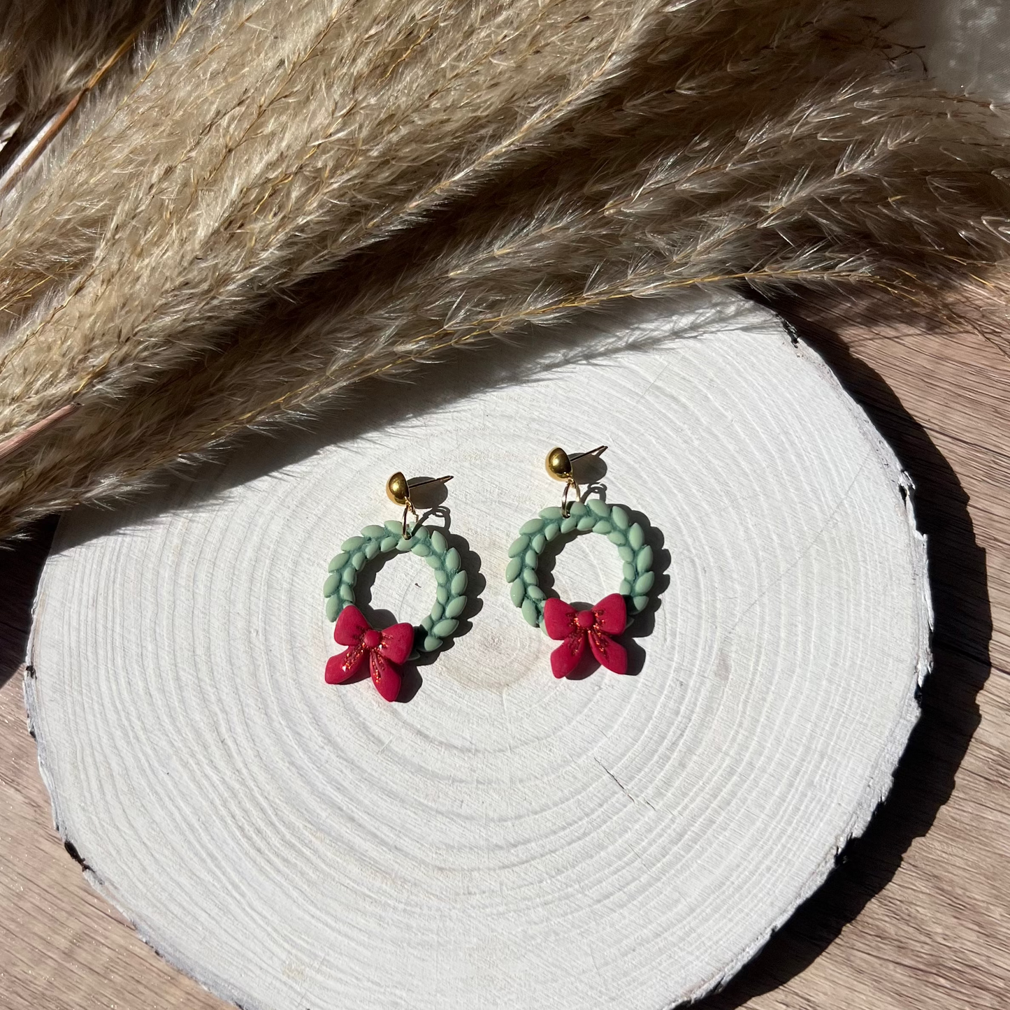 Christmas wreath with bow earrings