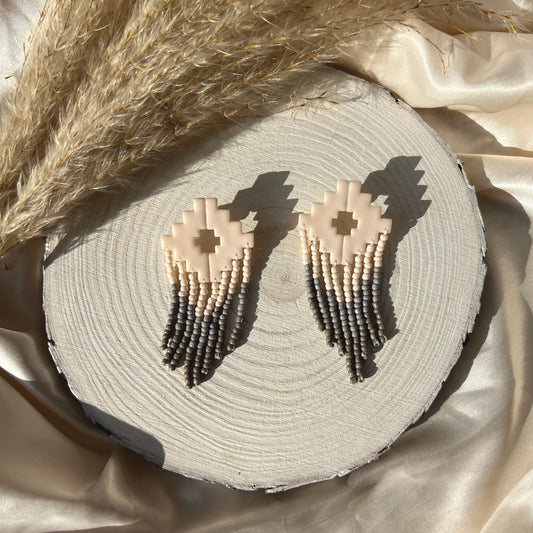 Ivory/Grey Geometric shape with beads