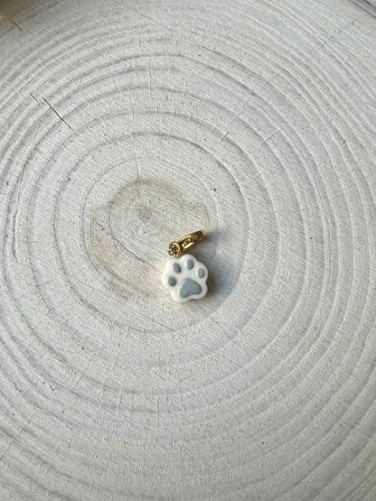 Small charm - fruits/veg etc. ( gold attachments)