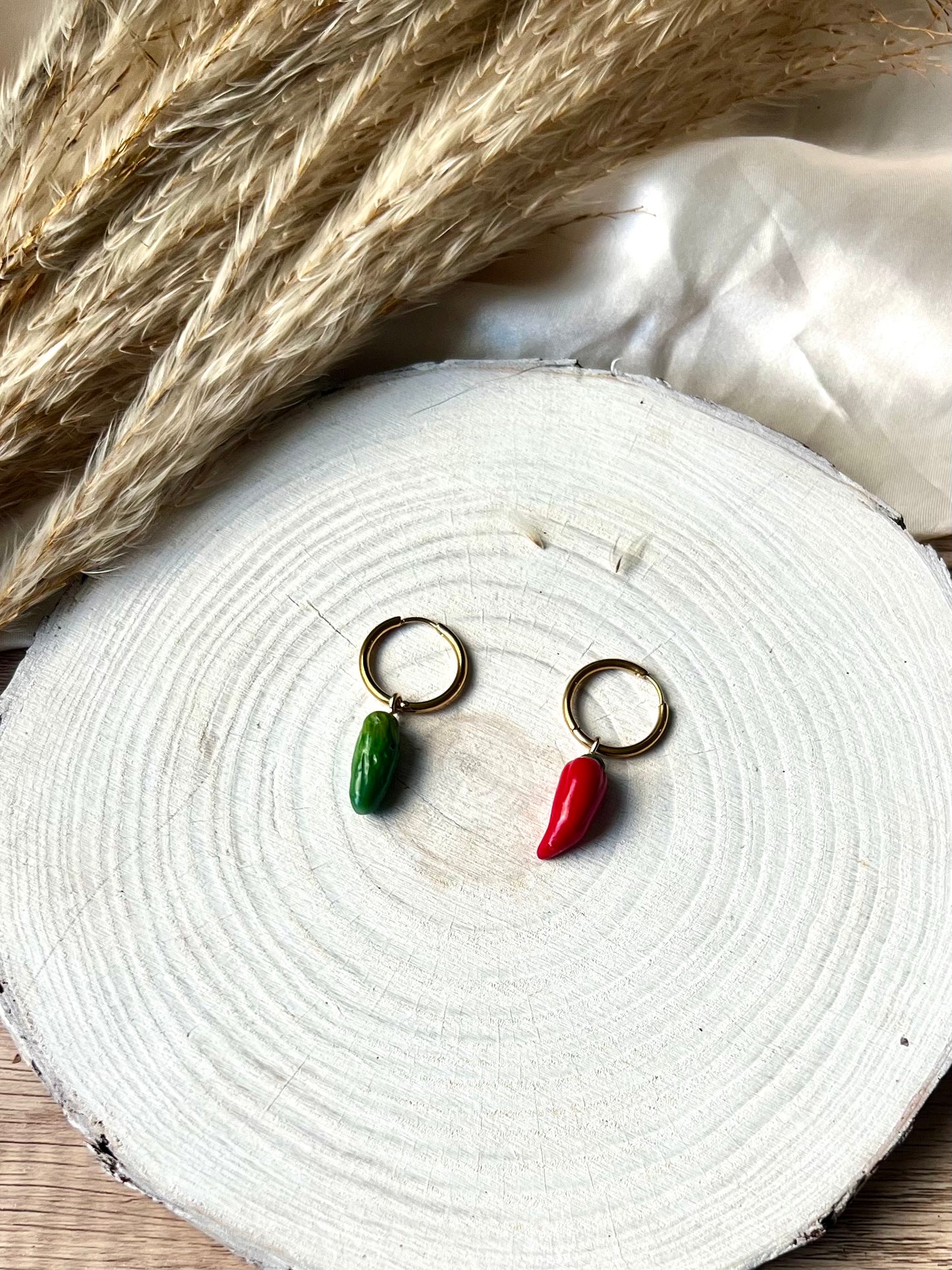 Pickles/Chillies earrings on 18K gold hoop (19mm)